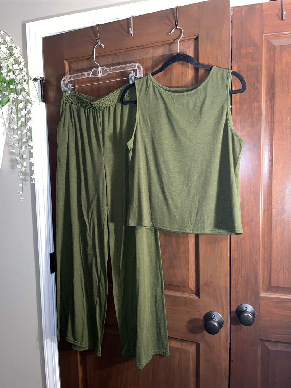 Wide-Leg Lounge Pants & Sleeveless Tank Set - Olive Green